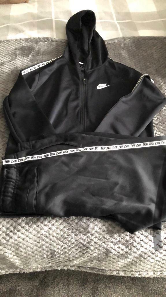 nike tracksuit age 15